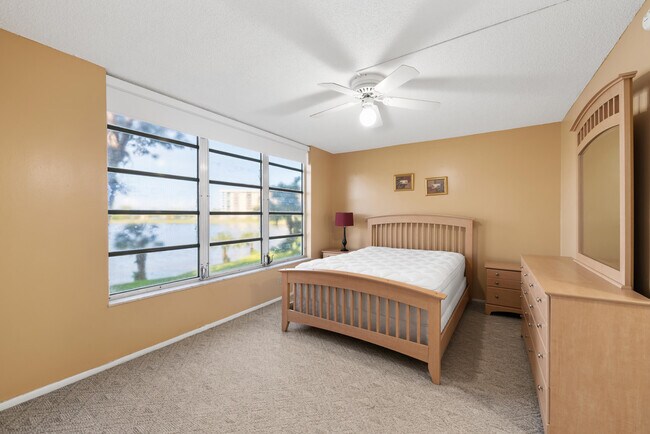 Building Photo - 3051 N Course Dr