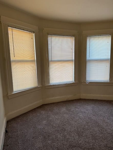 Building Photo - 57 Alfred St