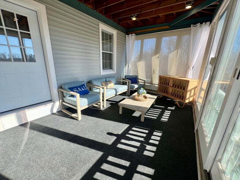 Building Photo - 157 Baileyville Rd