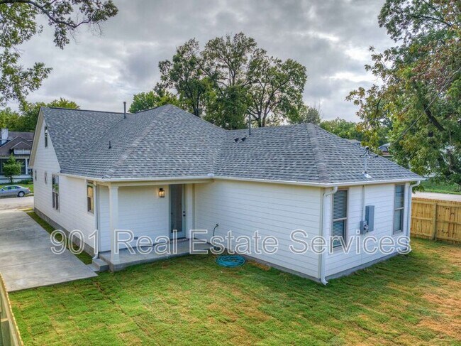 Building Photo - 1074 Faxon Ave