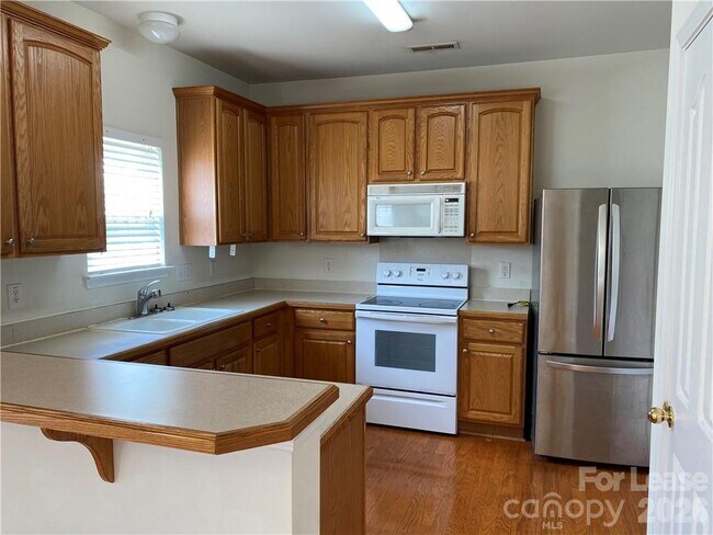 Building Photo - 17332 Newlands Corner Ln