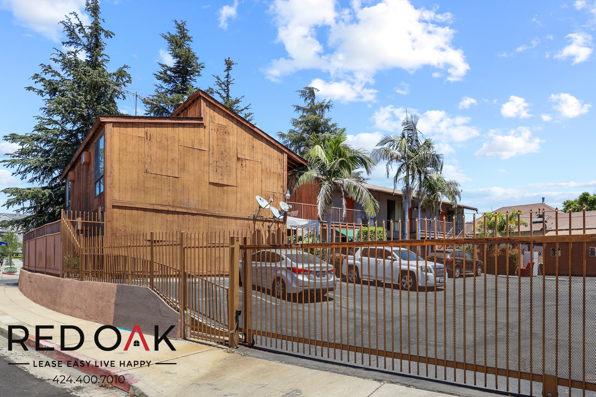 Building Photo - 10810 Sarah St