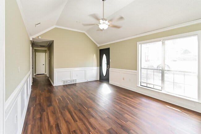 Building Photo - 5833 S Newberry Ln