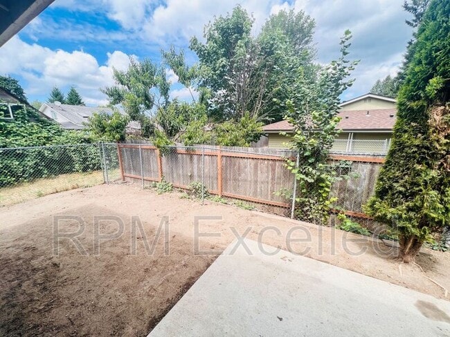 Building Photo - 1530 29th St SE