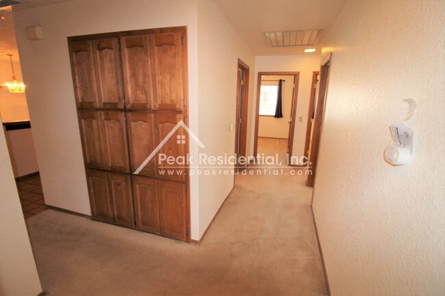 Building Photo - Wonderful Orangevale 4bd/2ba Home with 2 Car Garage!