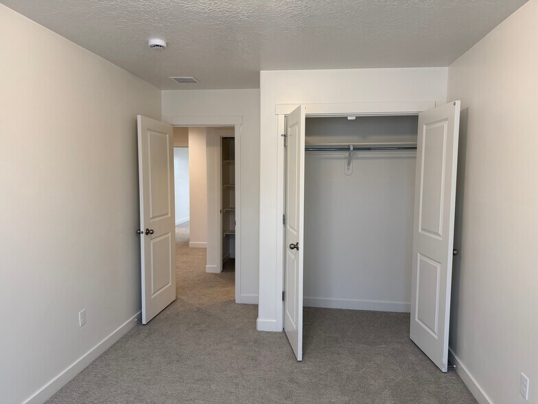 Building Photo - 1485 N 305 E