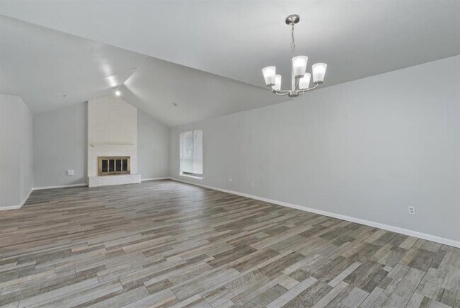 Building Photo - 3710 Fernview Dr