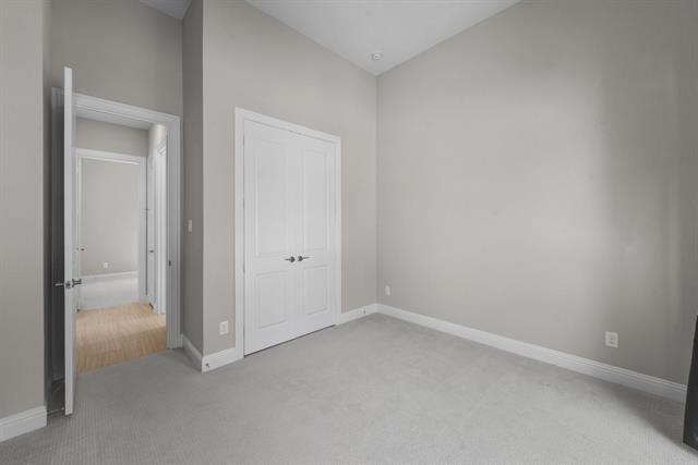 Building Photo - 8704 Pine Valley Dr