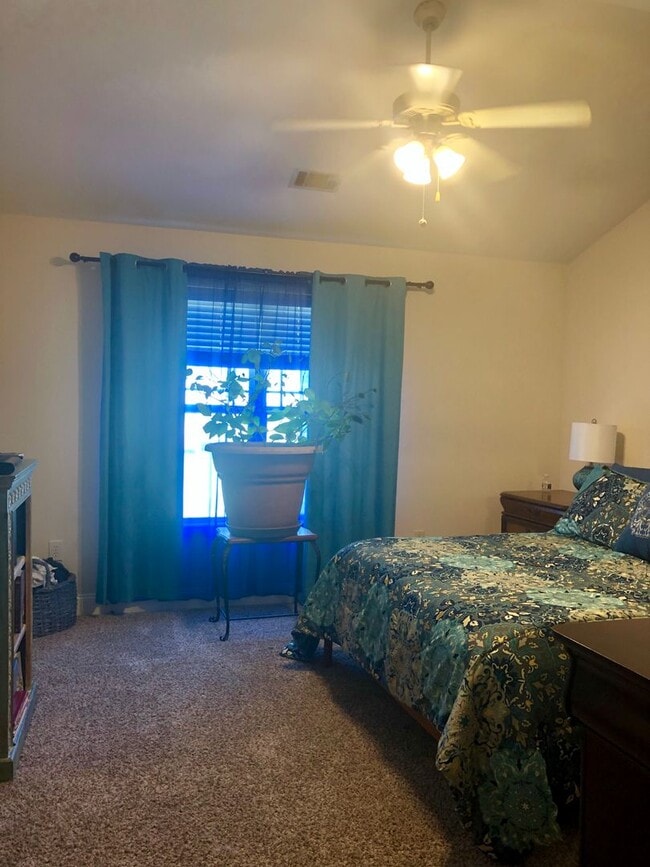 Building Photo - Whitehall Village condo with Flexible move-in