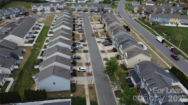 Building Photo - 2822 Hopeton Ct