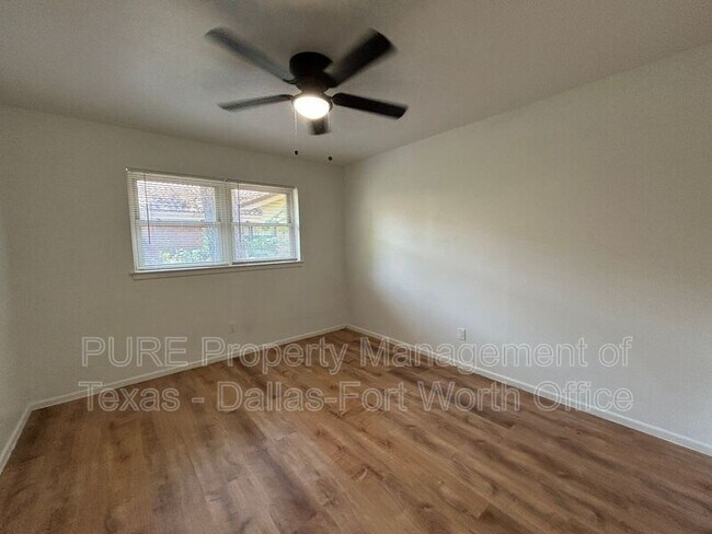 Building Photo - 8913 Sirocka Dr