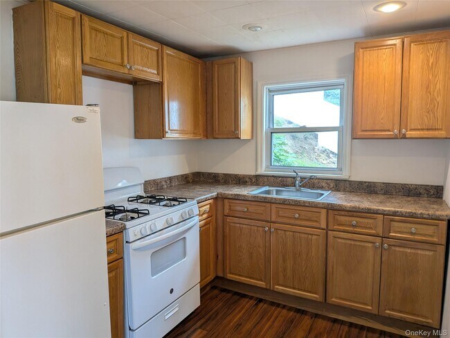 Building Photo - 805 N Liberty Dr