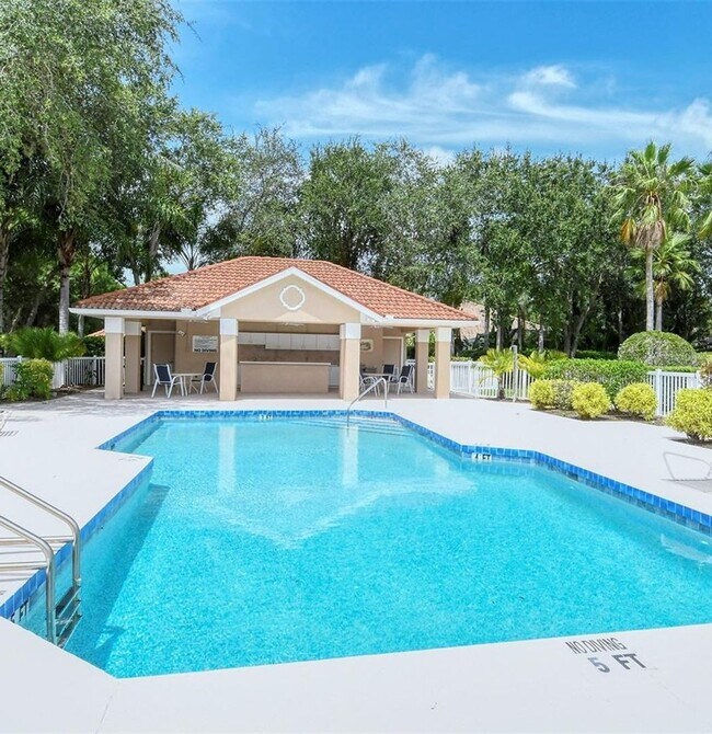 Building Photo - Annual Rental: Elegant 3-Bedroom, 2.5-Bath Home in the Gated Lakewood Ranch Country Club