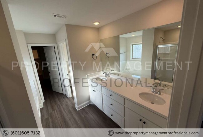 Building Photo - BRAND NEW!!! FABULOUS HOME!!!