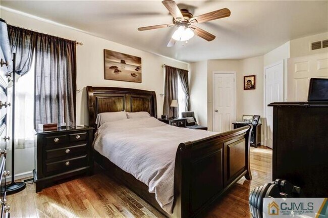 Building Photo - 1502 Timber Oaks Rd