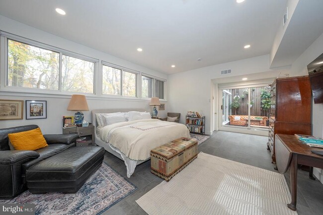 Building Photo - 39 Fairview Rd