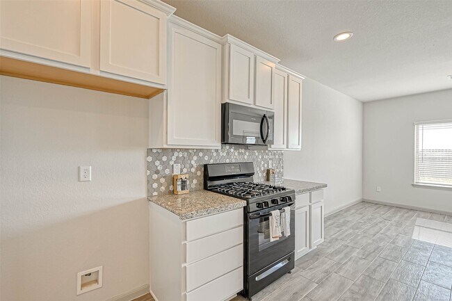 Building Photo - 7910 Cypress Country Dr