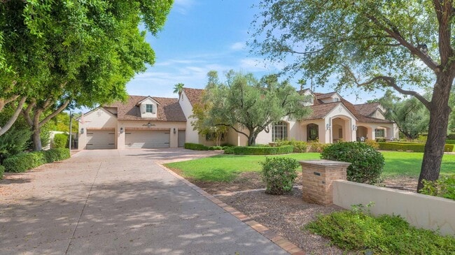 Building Photo - 6248 E Montecito Ave