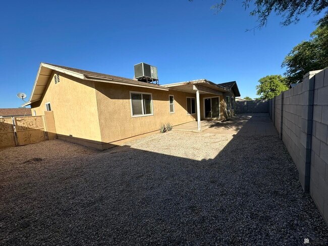 Building Photo - 6337 E 45th St