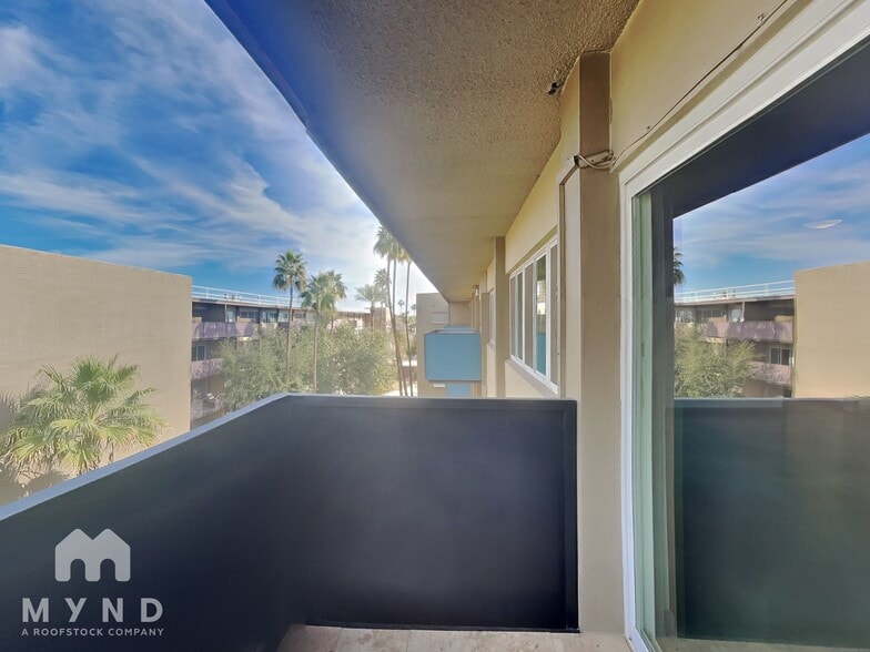 Building Photo - 349 E Thomas Rd