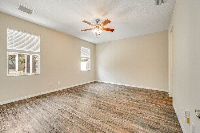 Building Photo - Beautiful 3/2 in desirable Stoneridge!