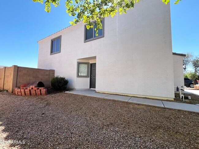 Building Photo - 37061 W Bello Ln