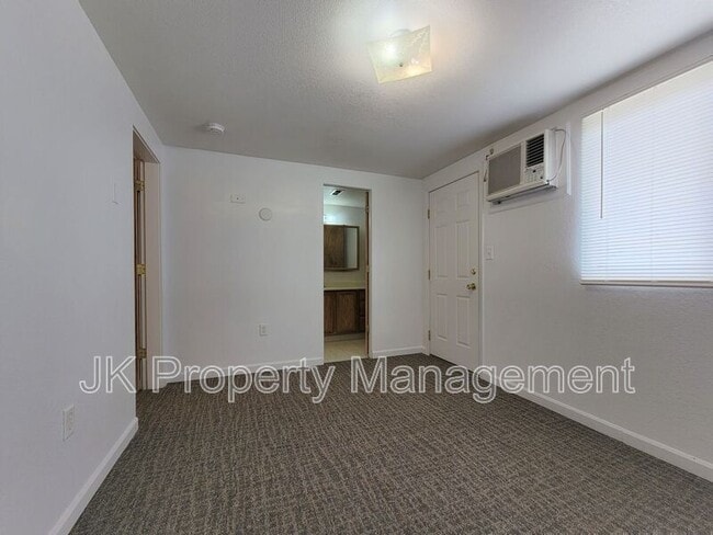 Building Photo - 4000 Ella Ave