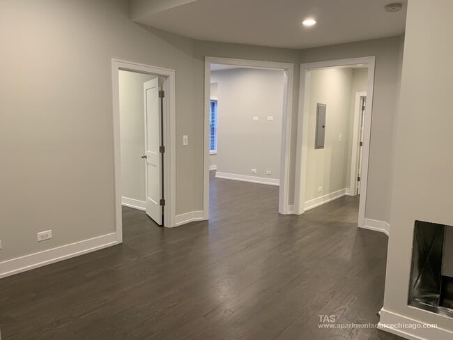 Building Photo - 849 W Lill Ave