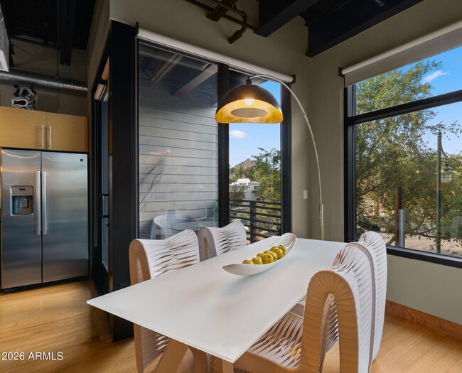 Building Photo - 4020 N Scottsdale Rd