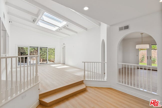 Building Photo - 5496 Katherine Ave