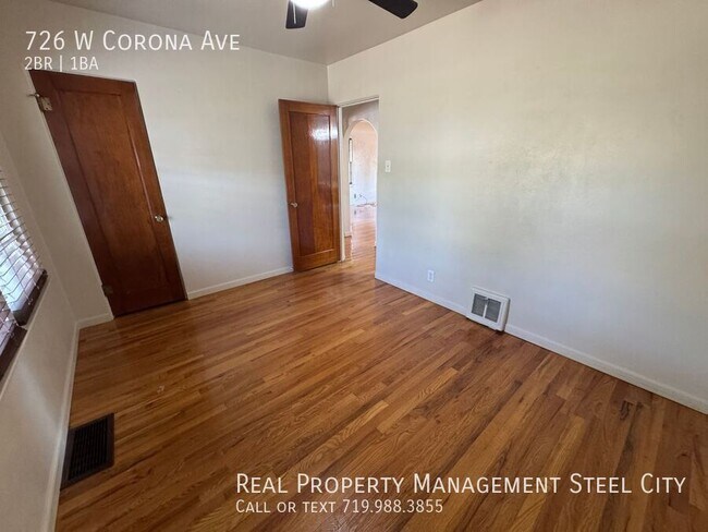 Building Photo - 726 W Corona Ave