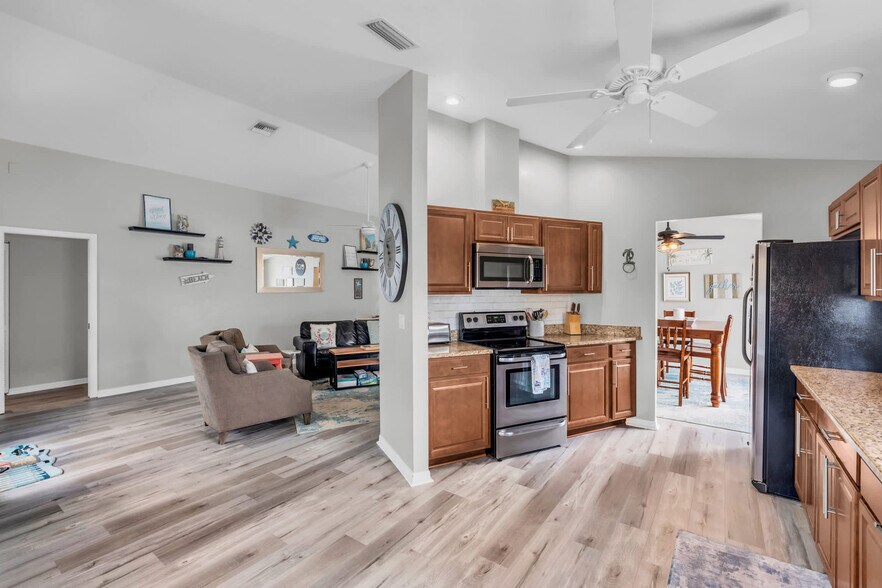 Building Photo - 27414 Pollard Dr