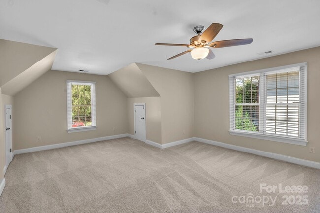 Building Photo - 1202 Coachman Dr