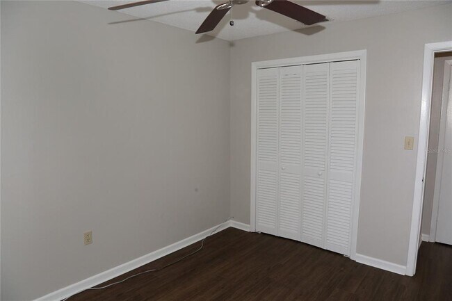 Building Photo - 3200 Fairway Ln