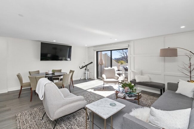 Building Photo - 199 Coolidge Ave