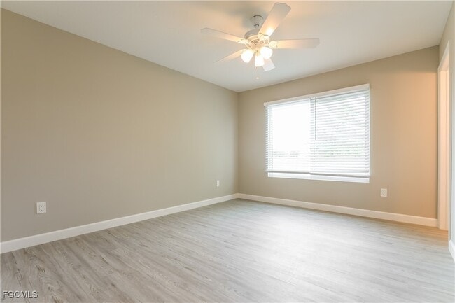 Building Photo - 5292 Trekell St