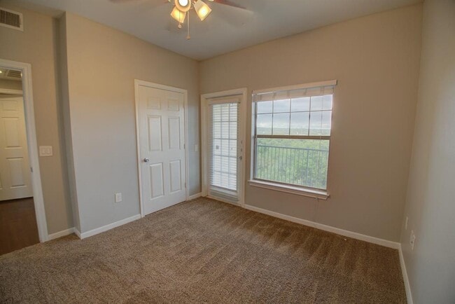 Building Photo - 2320 Gracy Farms Ln