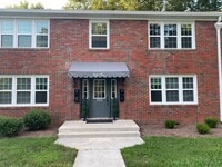 Building Photo - 903 E Lytle St