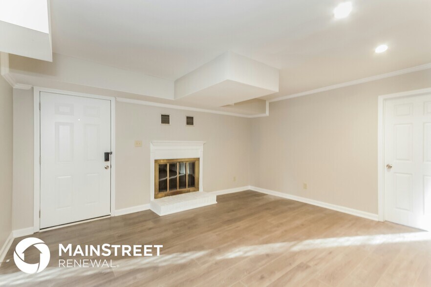 Building Photo - 3889 Amsbury Dr