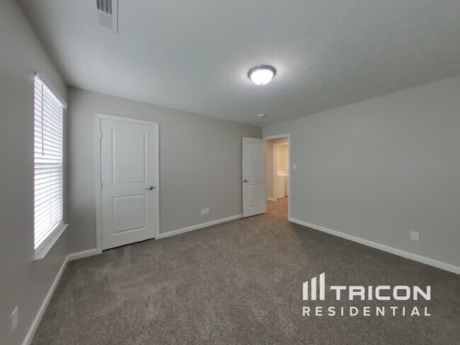 Building Photo - 10433 Long Branch Dr