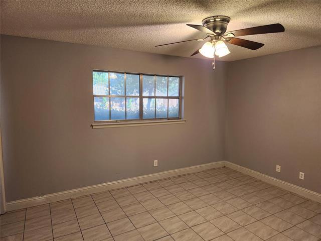 Building Photo - 3413 Urban Dr