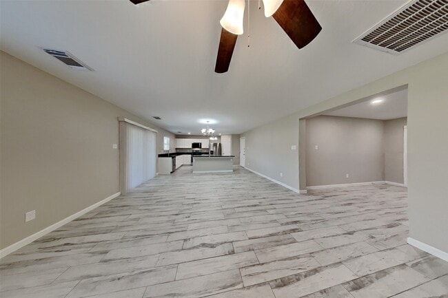 Building Photo - 7750 Shavano Ln