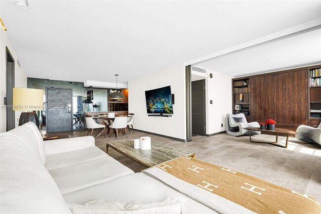 Building Photo - 5151 Collins Ave
