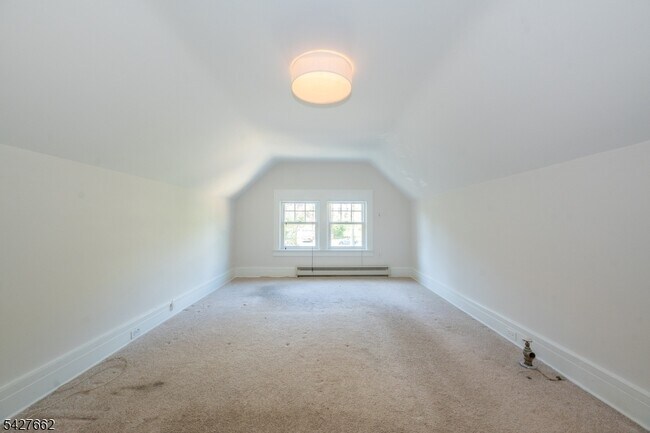 Building Photo - 200 Valley Rd