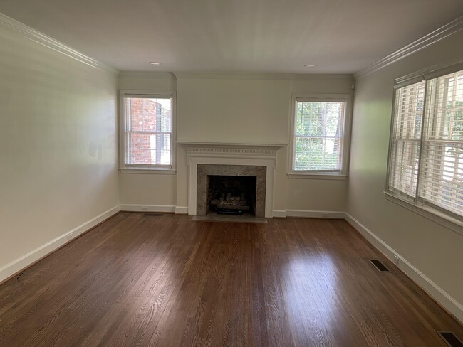 Building Photo - 1516 Highland Park Dr