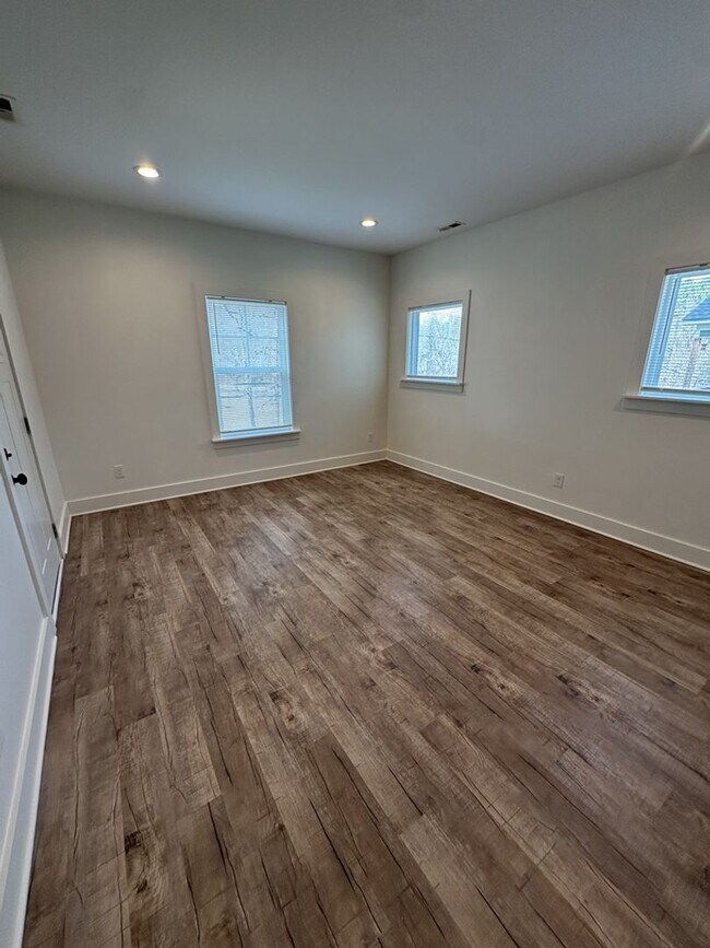 Building Photo - Updated 3BR Home Near Tennessee River | Pet Friendly