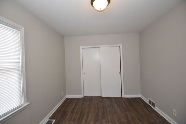 Building Photo - River Park Charming 3 bedroom Single Family Home