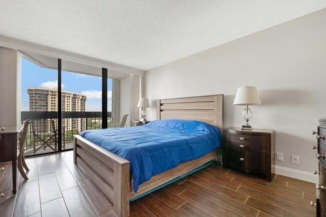 Building Photo - 2400 Presidential Way