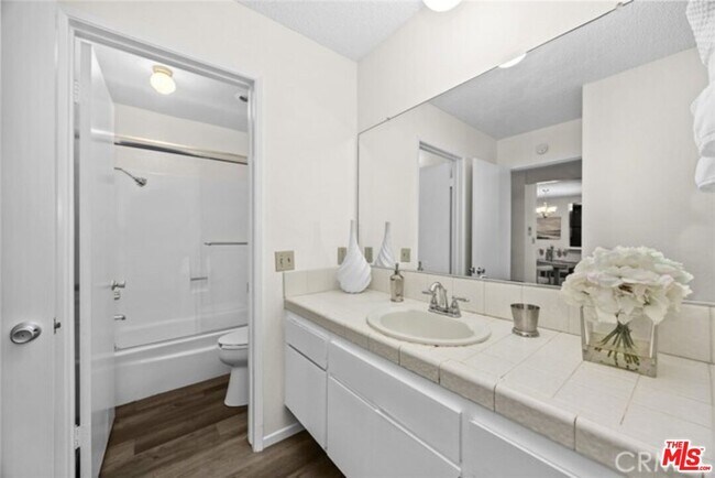 Building Photo - 360 S Euclid Ave