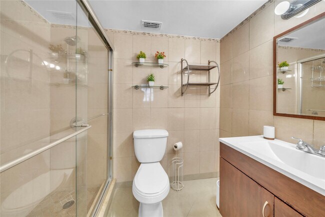 Building Photo - 3725 S Ocean Dr